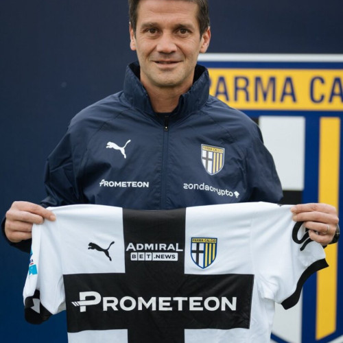 Cristian Chivu, noul antrenor al echipei Parma, își salută fanii