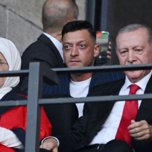 Fostul fotbalist Mesut Oezil devine membru al consiliului AKP