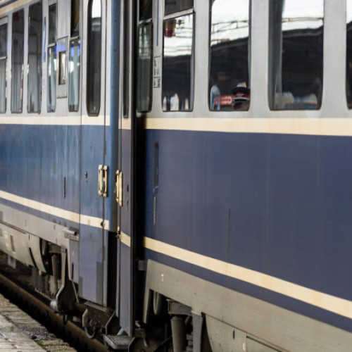 Tren oprit de urgență în gara din Petrosani după un incident cu un cuțit