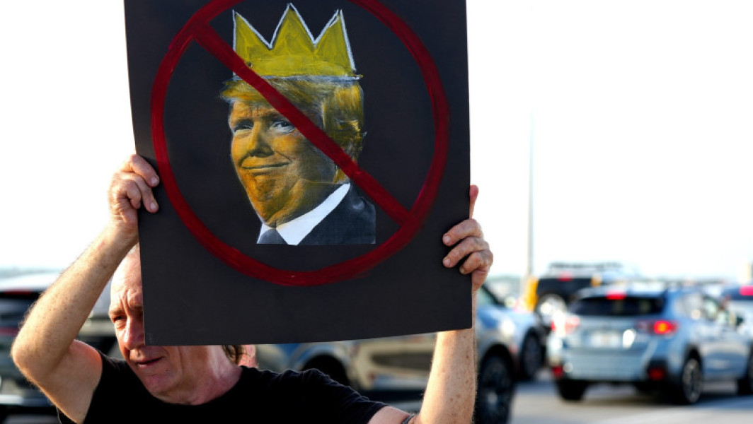 proteste în toată țara împotriva administrației Trump în ziua paradei militare la Washington