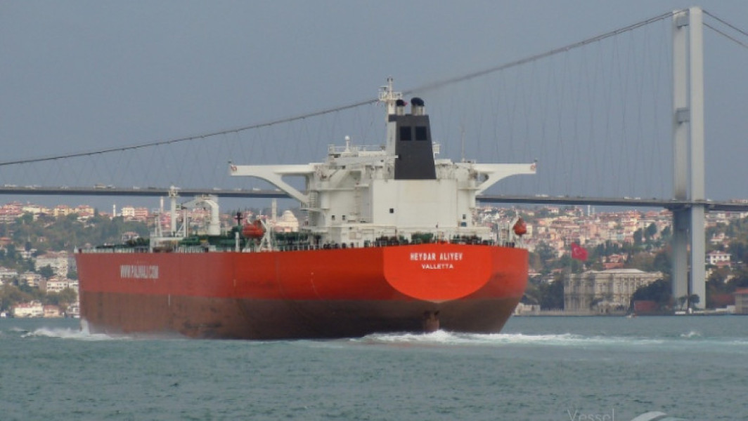 incident cu nave în Strâmtoarea Ormuz: petrolier evacuat după coliziune între trei nave