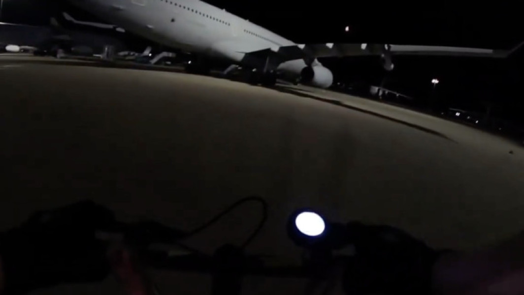 activisti pro-palestinieni au patruns in baza aeriana britanica brize norton si au vandalizat avioane militare