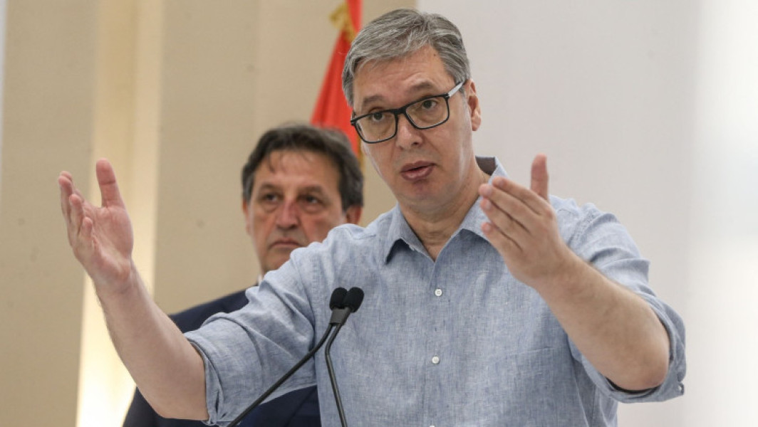 Serbia suspendă total exporturile de arme. Vucic: „Cui să trimit muniţii? În Antarctica?”