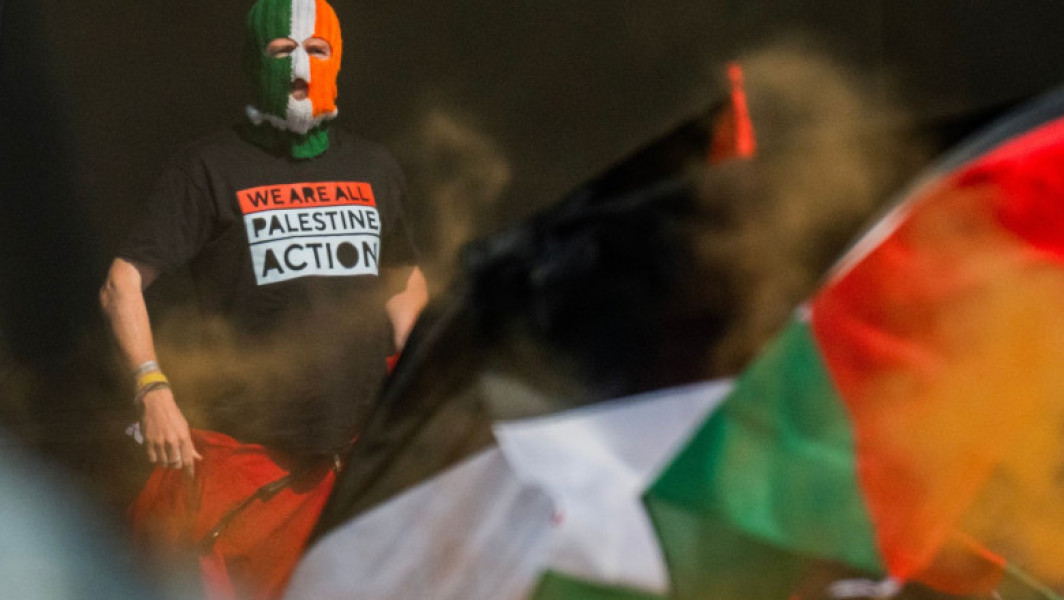 Galerie Foto Scandal la Festivalul Glastonbury. Două trupe au transmis mesaje anti-Israel pe scenă. Organizatorii s-au declarat „îngroziți”