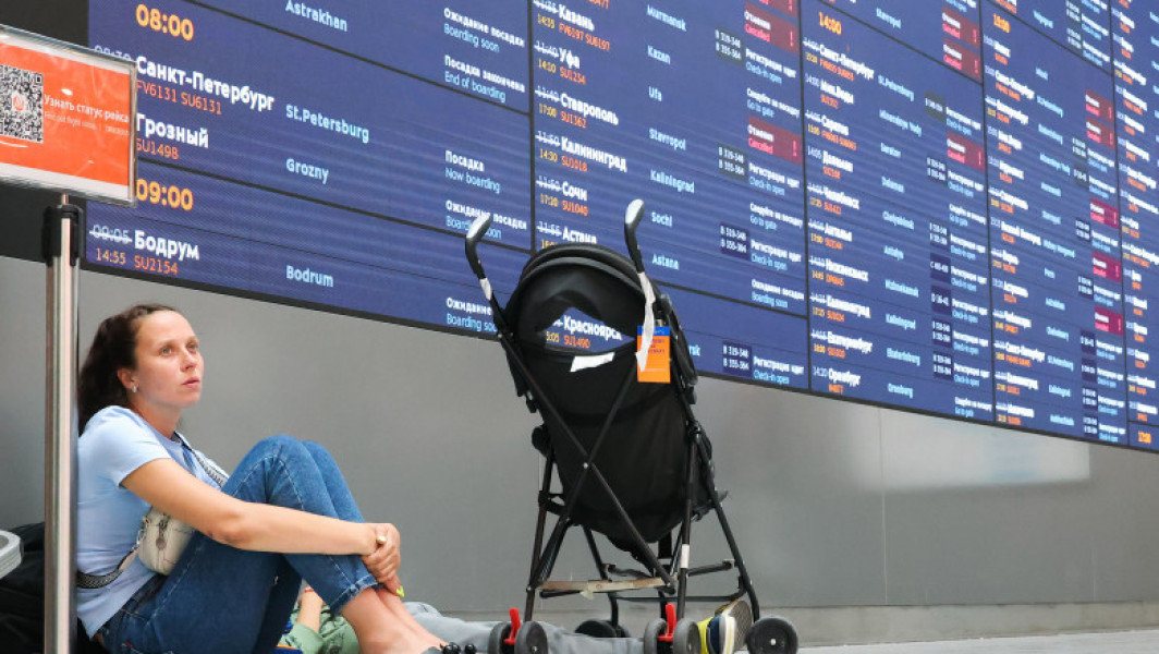Atacurile cu drone ale Ucrainei au stârnit haos pe aeroporturile din Rusia: peste 2.000 de zboruri anulate sau întârziate în două zile