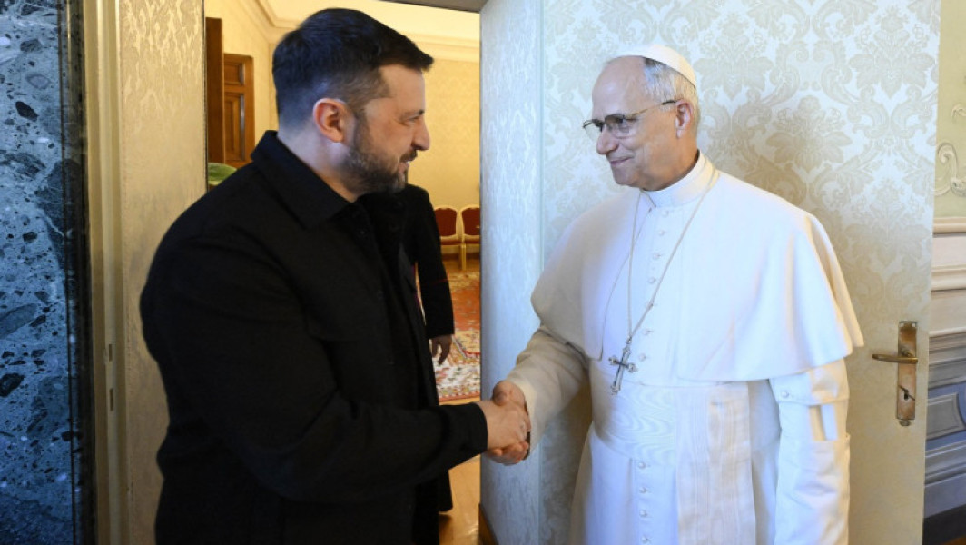 Papa Leon s-a oferit să găzduiască negocierile dintre Ucraina și Rusia la Vatican. Suveranul Pontif s-a întâlnit cu Volodimir Zelenski