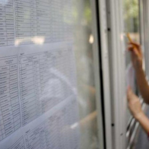 Evaluarea Naţională: Ponderea elevilor cu medii mai mari sau egale cu 5 (cinci) este 83,2%, după contestaţii, în uşoară creştere faţă de rezultatele iniţiale, dar şi faţă de anul trecut