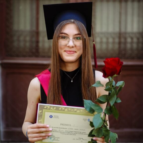 De la 9.95 la 10: o contestație pentru cinci sutimi la matematică. Avem a opta zecistă a Iașului – Ioana Iuliana Nistor este elevă la Colegiul Național