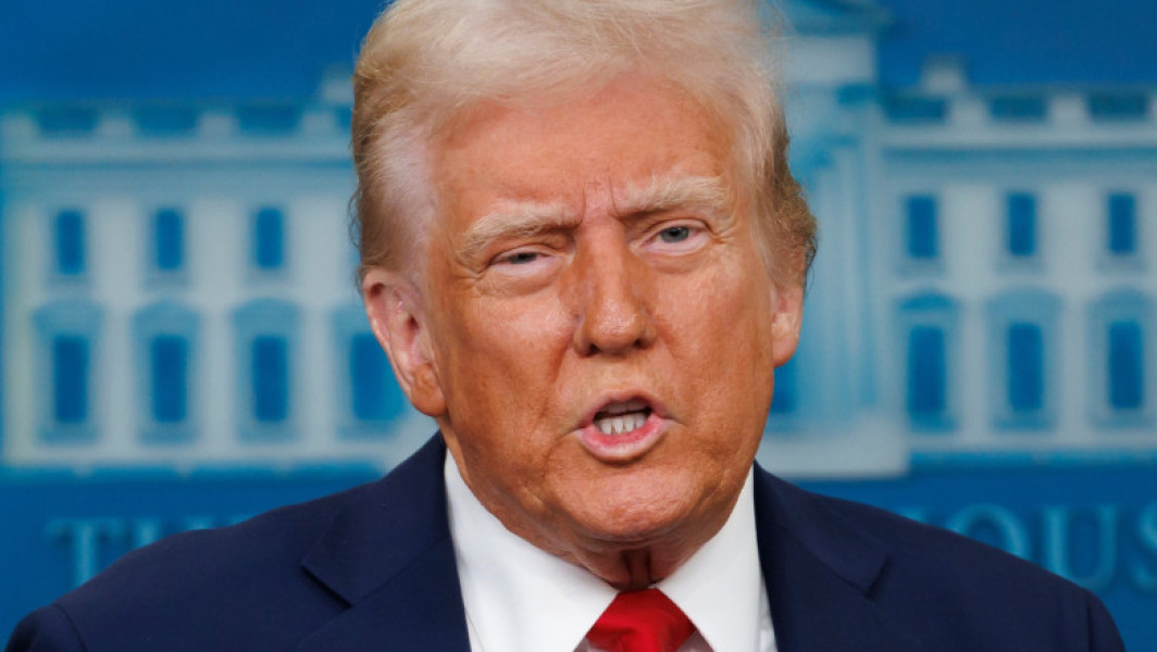 Donald Trump apare înfățișat ca Superman în pagina de Facebook a Casei Albe