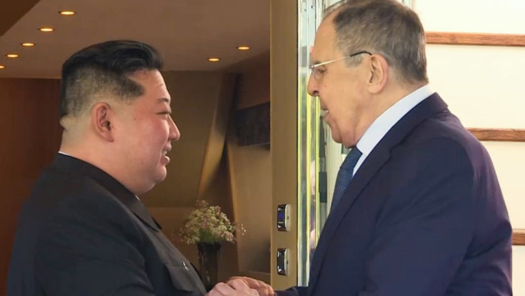Serghei Lavrov s-a întâlnit cu Kim Jong un la Phenian. A lăudat Coreea de Nord pentru sprijinul oferit Rusiei în războiul din Ucraina