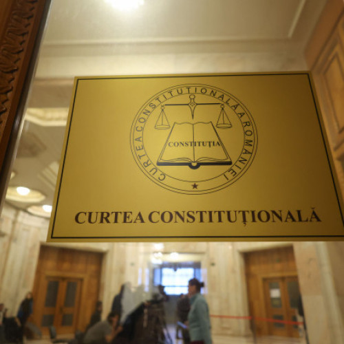 CCR dezbate astăzi sesizarea lui Nicușor Dan pe legea privind unele măsuri pentru combaterea antisemitismului și xenofobiei