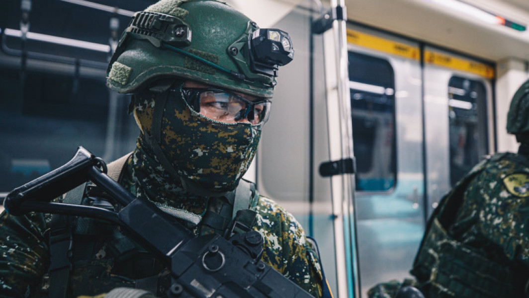 Video Rachete Stinger și lansatoare de grenade la metrou. Trupele taiwaneze se pregătesc în subteran pentru o invazie chineză