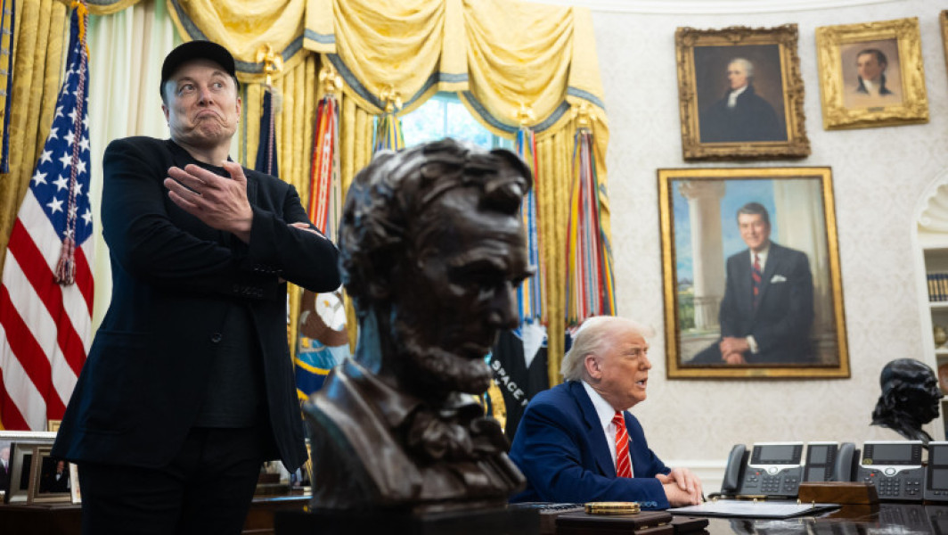 Administrația Trump a vrut să rezilieze contractele cu SpaceX, însă a descoperit că sunt esențiale pentru Departamentul Apărării