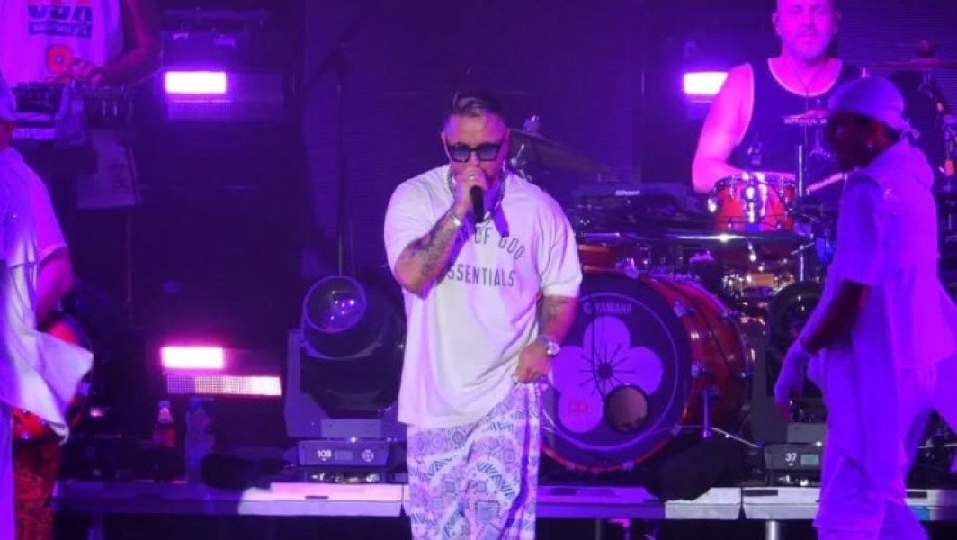 Video Rapperul ungar Majka, acuzat de incitare la un atac asupra premierului Viktor Orban. Ce s-a întâmplat pe scenă la Debrețin