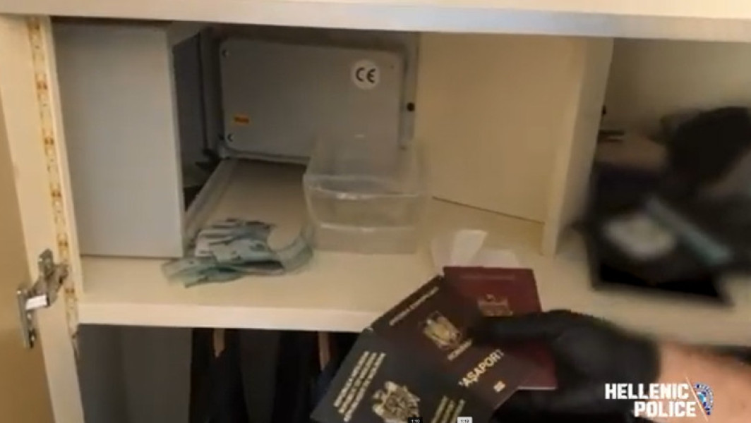 Video Percheziții în locuința unde se ascundea fugarul Vladimir Plahotniuc. Anchetatorii au găsit 17 pașapoarte și acte de identitate false