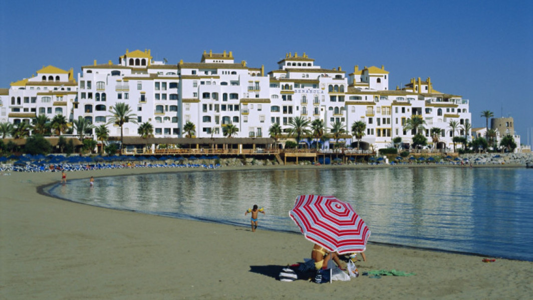 De ce nu-și permit spaniolii vacanțe la ei în țară