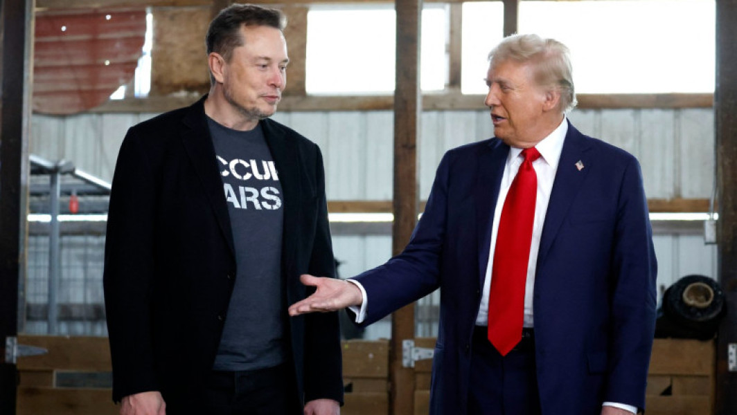 Donald Trump spune că nu vrea să distrugă companiile lui Elon Musk: „Îmi doresc să prospere”. SpaceX riscă să piardă contracte uriașe