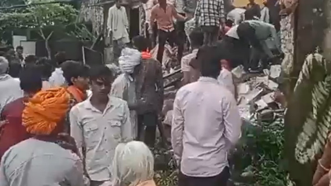 Video Tragedia în India: 7 copii au murit și alți 26 au fost răniți după ce o școală s-a prăbușit