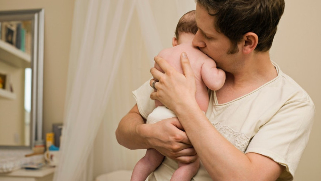 Noul concediu parental din Spania oferă taților una dintre cele mai lungi perioade plătite pentru creșterea copilului din Europa