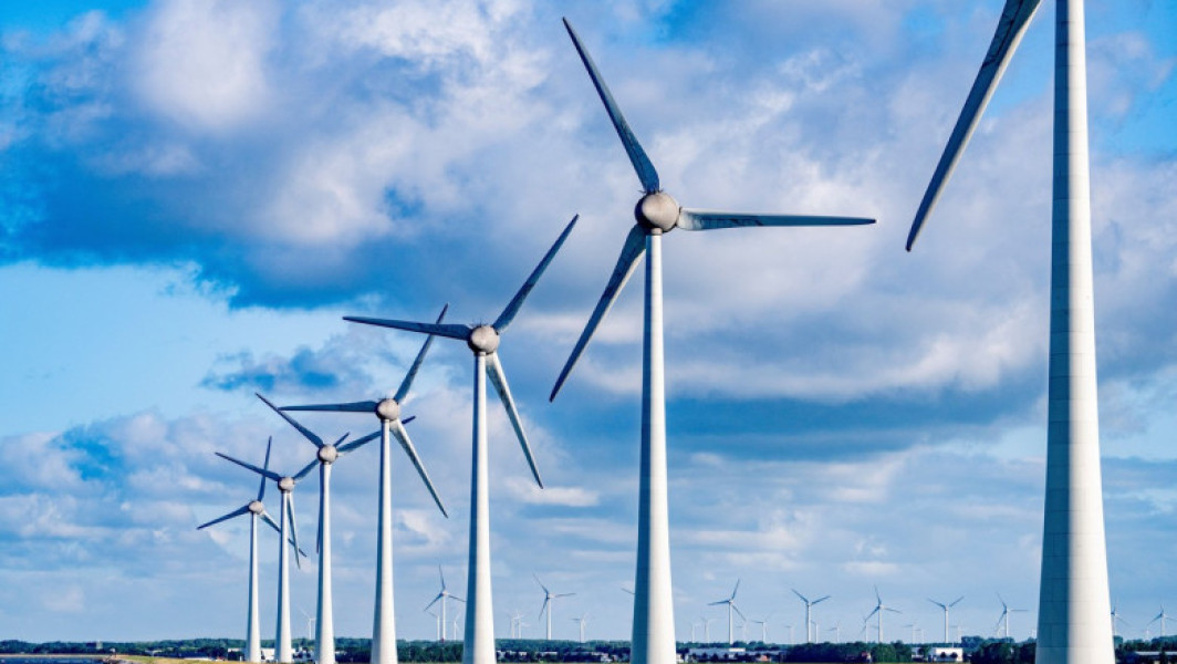 Majoritatea guvernelor mondiale nu respectă angajamentul ONU de a tripla energia provenită din surse regenerabile, spun climatologii