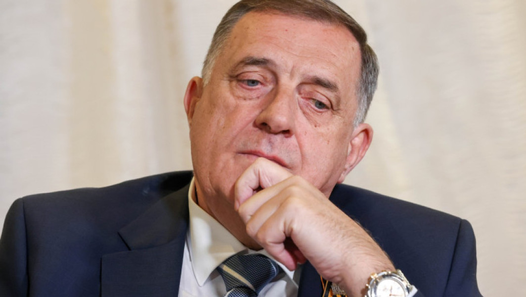 Liderul sârbilor din Bosnia a rămas fără mandat, după ce a fost condamnat la un an de închisoare