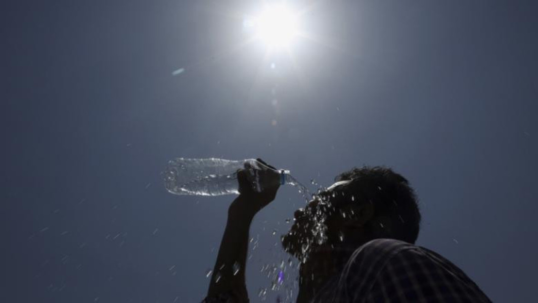 Val de căldură extremă în Franța, autoritățile sunt în alertă. Seceta severă crește riscul incendiilor de vegetație