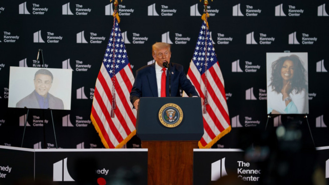 Donald Trump: „Am pus capăt politicii woke” la Kennedy Center. Sylvester Stallone și Gloria Gaynor, premiați la Washington