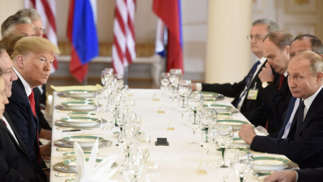 Documente ale summitului Trump-Putin, descoperite într-un hotel din Alaska. Ele conțineau și meniul care urma să-i fie servit lui Putin