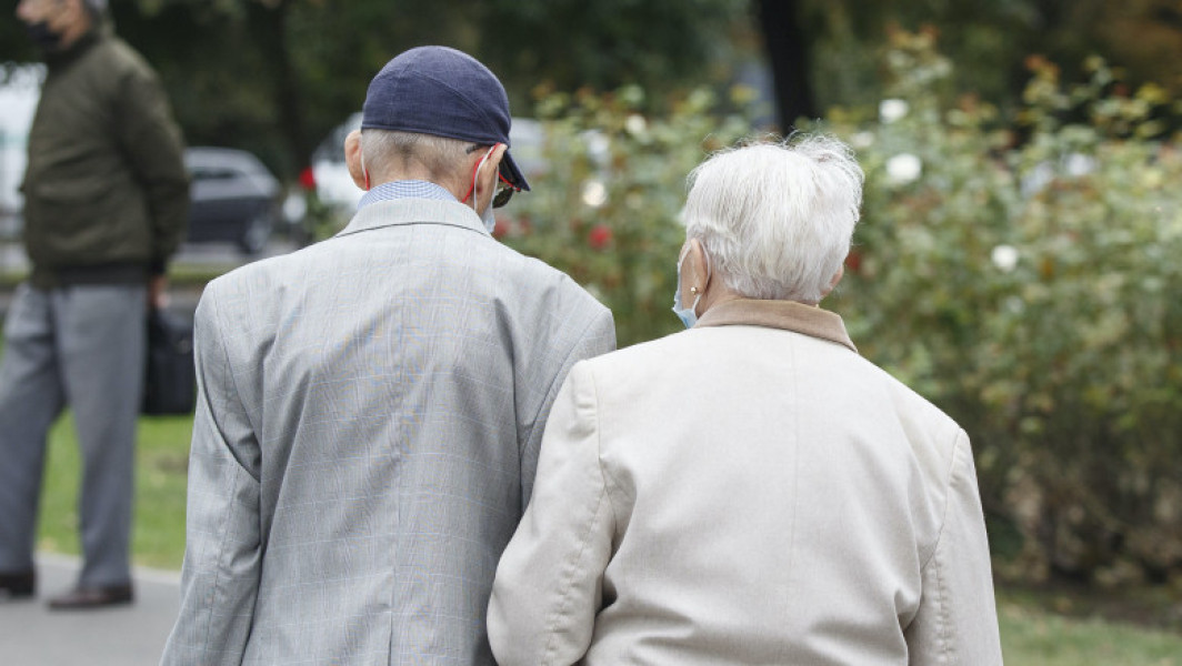Un pensionar de 75 de ani a vrut să divorțeze de soție pentru o iubită AI