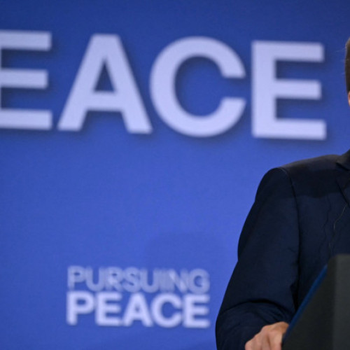 Trump spune că Zelenski poate încheia războiul „aproape imediat” dacă renunță la Crimeea și la aderarea Ucrainei la NATO