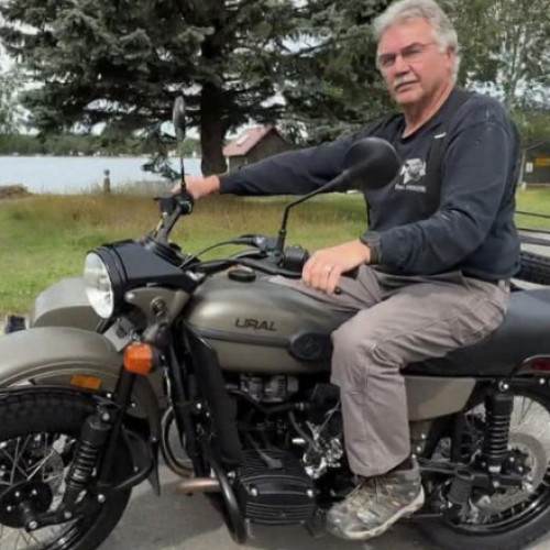 Un bărbat din Anchorage a primit, în timpul summitului din Alaska, o motocicletă nouă cadou de la Vladimir Putin