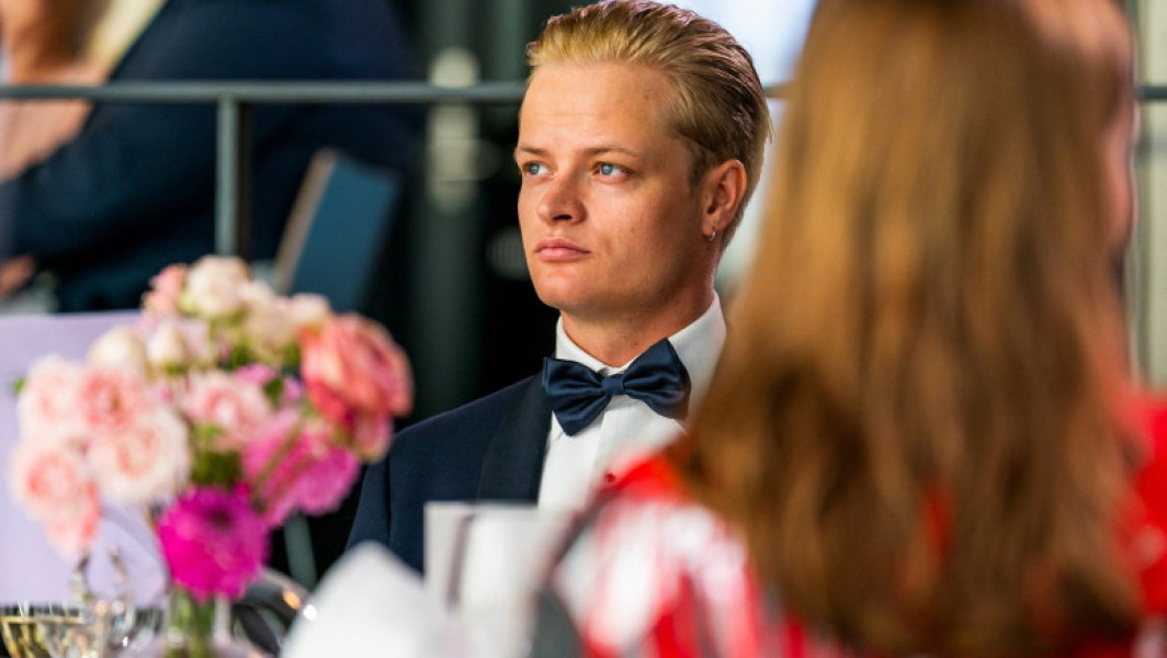 Fiul prinţesei moştenitoare a Norvegiei Mette-Marit, Marius Borg Hoiby, a fost inculpat pentru patru violuri