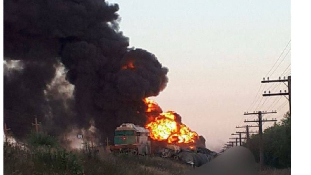 Video Forțele ucrainene au distrus un tren care transporta combustibil în partea ocupată a regiunii Zaporojie. Zeci de vagoane, în flăcări