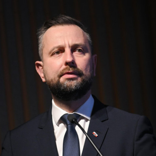 Ministrul apărării polonez compară situația din țara sa cu cea din România, după ce un obiect a explodat într-un lan de porumb