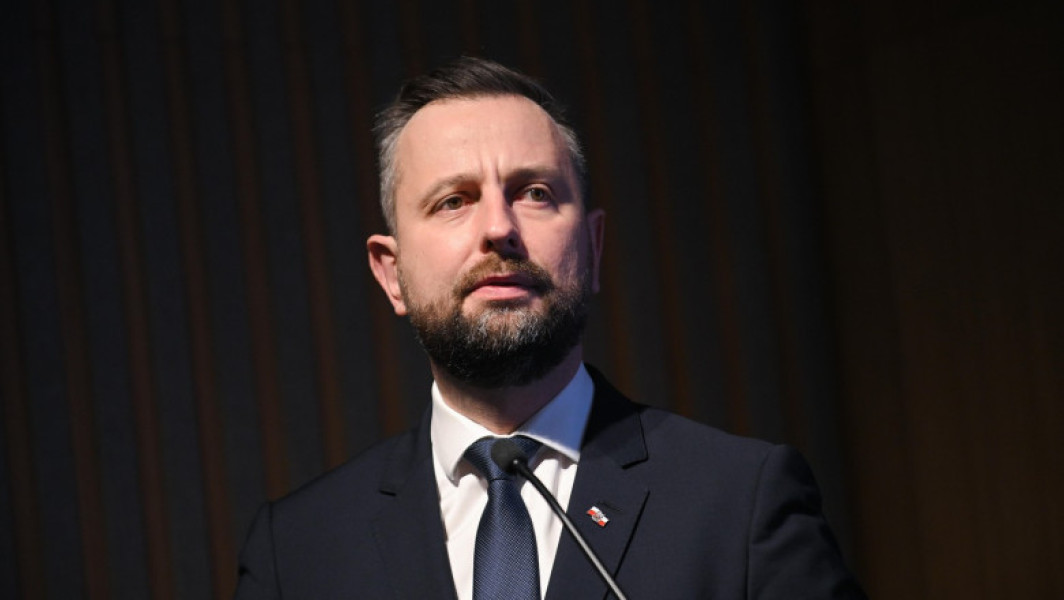 Ministrul apărării polonez compară situația din țara sa cu cea din România, după ce un obiect a explodat într-un lan de porumb
