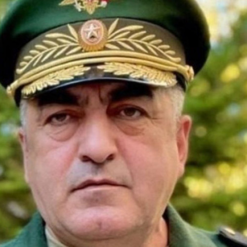 Video Momentul în care mașina generalului rus Esedulla Abacev a fost vizată de ucraineni în regiunea Kursk. Comandantul a fost grav rănit