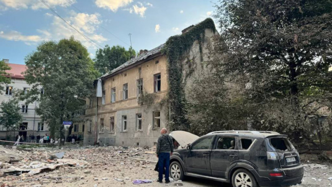 Atac masiv cu drone și rachete al Rusiei, departe de linia frontului, în ciuda negocierilor de pace: un mort și mai mulți răniți