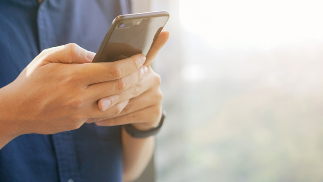 Telefoanele vândute în Rusia din septembrie vor avea instalată obligatoriu o aplicație de mesagerie controlată de guvern