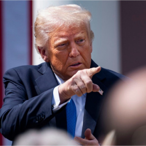Trump a trimis trei nave de război în apele Venezuelei. Casa Albă nu exclude desfăşurarea de trupe americane pe teren
