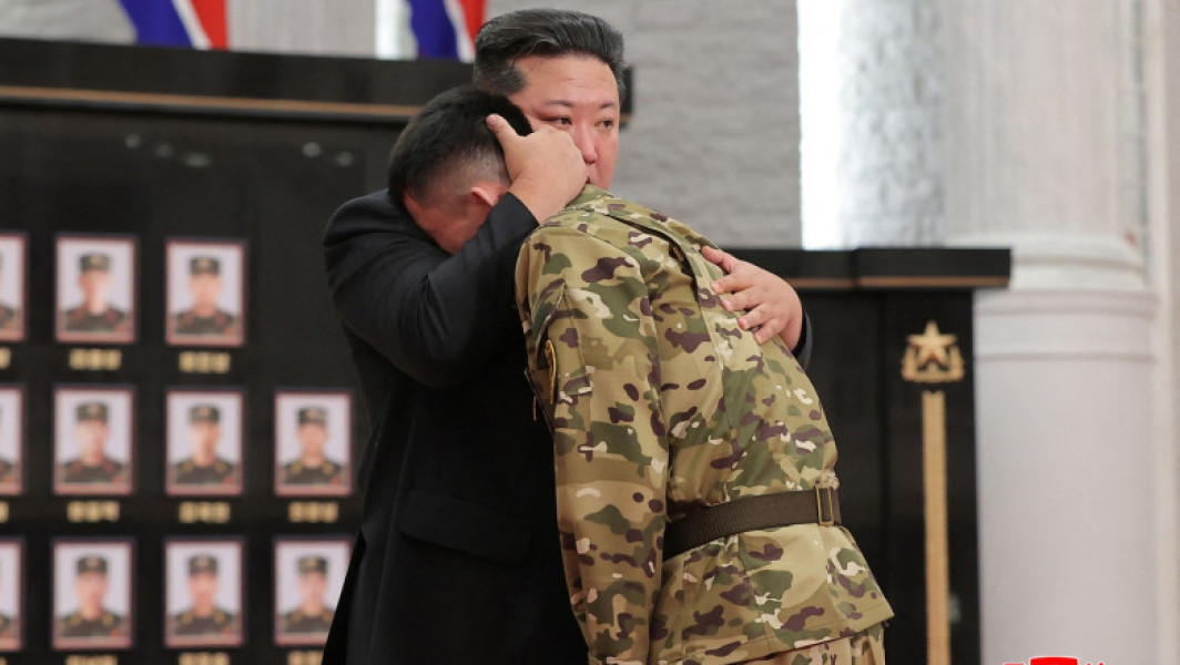 Galerie Foto Kim Jong Un i-a decorat pe „admirabilii” militari nord-coreeni care au luptat împotriva armatei ucrainene în Kursk