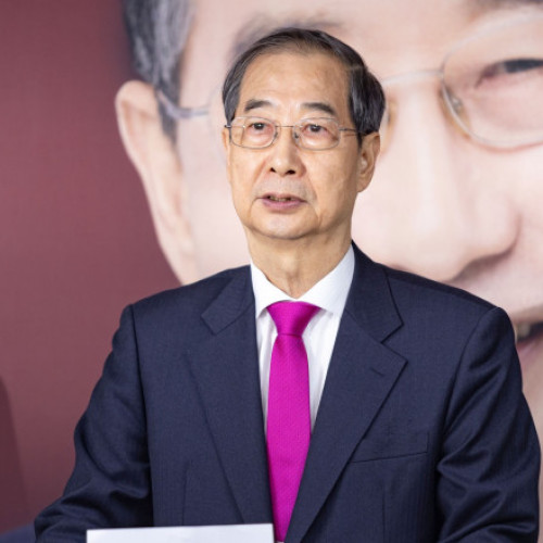 |&gt; ### Fostul prim-ministru sud-coreean, Han Duck-soo, arestat preventiv în scandalul politic