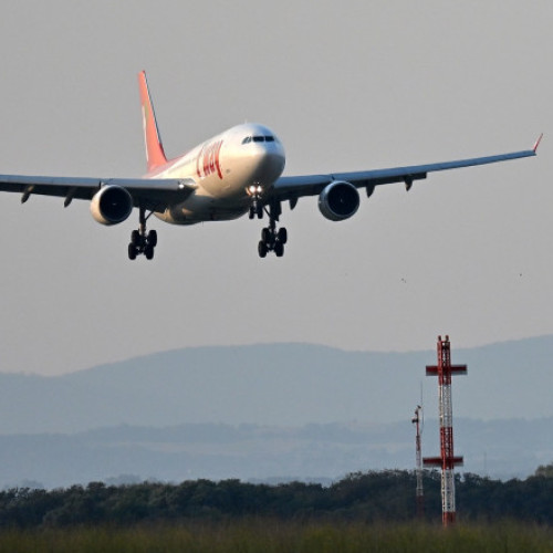 avion rus cu turistii obligat sa aterizeze de urgenta la tallinn din cauza inchiderii aeroportului din saint petersburg