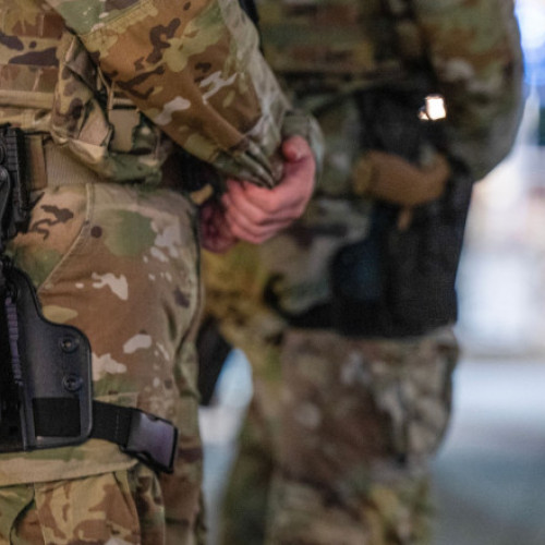 garda nationala a SUA începe să poarte arme în Washington
