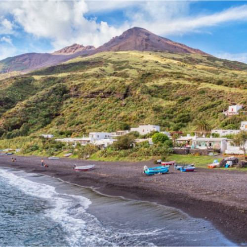 Caprele salbatice devastează insula Stromboli și alte insule din arhipelagul Eolienilor