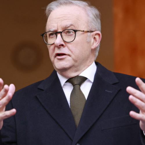 Iranul a orchestrat cel puțin două atacuri împotriva comunității evreiești din Australia, a stabilit agenția australiană de informații, informează digi24.ro. Prim-ministrul Anthony Albanese a anunțat că serviciile de securitate dețin &quot;informații credibile&quot; conform cărora guvernul iranian a fost responsabil pentru atacurile asupra sinagogii Adass Israel din Melbourne și a firmei de catering Lewis' Continental Kitchen din Bondi, Sydney.