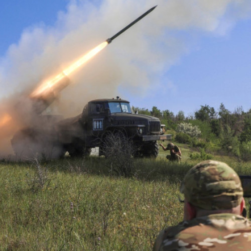 Rusia continuă să avanseze în regiunea Dnipropetrovsk, ocupând localitățile Zaporizke și Novoheorhiivka, conform raportului DeepState din 26 august. Potrivit analistilor, forțele ruse au preluat controlul asupra acestor așezări, situate la intersecția granițelor dintre regiunile Dnipropetrovsk, Donetsk și Zaporizhzhia, și au progresat în apropierea localităților Shevchenko, Bila Hora și Oleksandro-Shultyne.