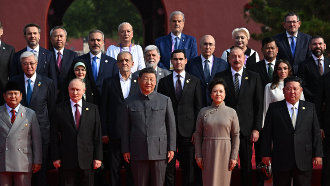 Analiză a vizitei la Beijing a lui Năstase și Dăncilă, comentată de Armand Goșu
