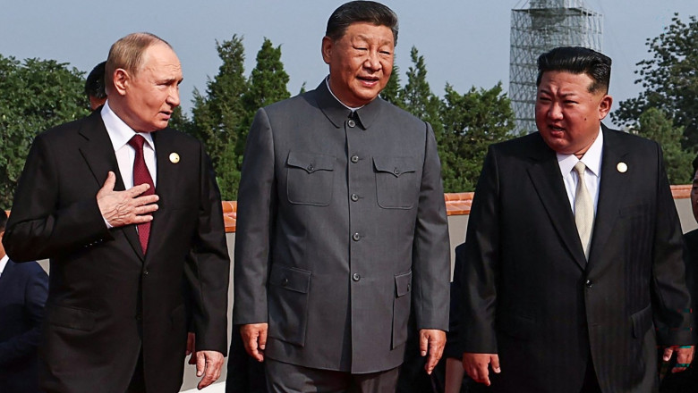 Kim Jong Un și alianța cu Xi și Putin, în timpul paradei din Beijing