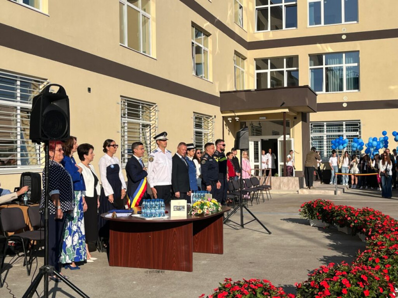 Iași: deschidere oficială a anului școlar între festivități și proteste