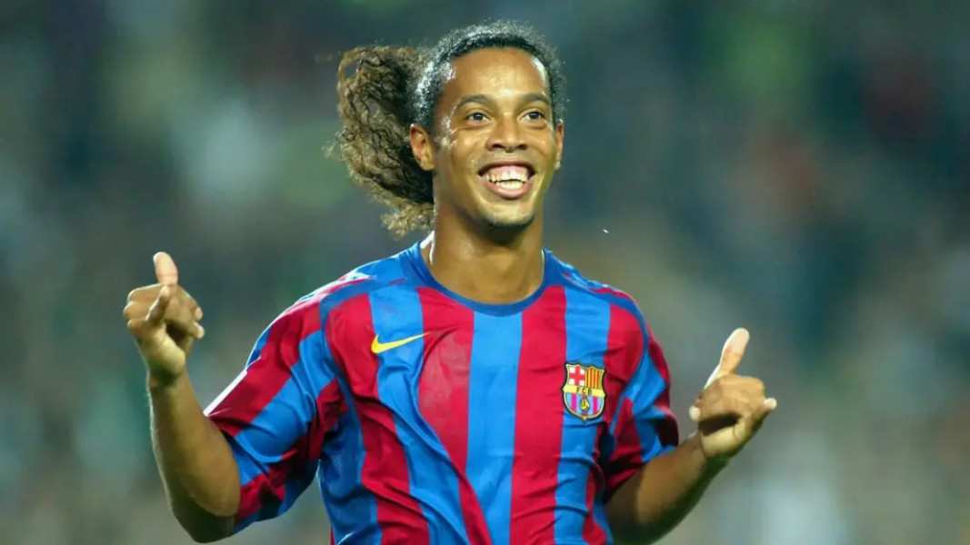 Ronaldinho va juca la Iași, alături de alți fotbaliști legendari! Evenimentul sportiv al anului în România va avea loc în Copou